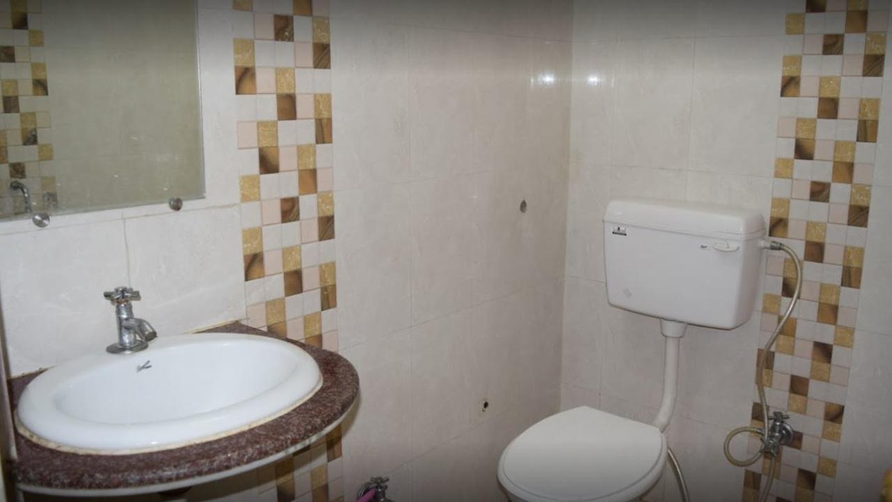 Hotel Aman Palace Allāhābād Junction Екстериор снимка