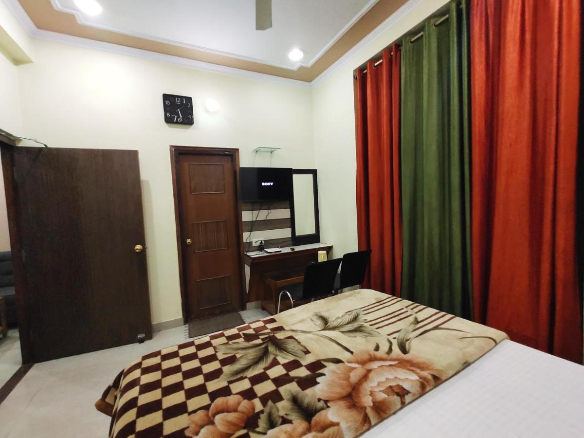 Hotel Aman Palace Allāhābād Junction Екстериор снимка